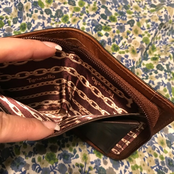 Tignanello wristlet - Picture 6 of 6